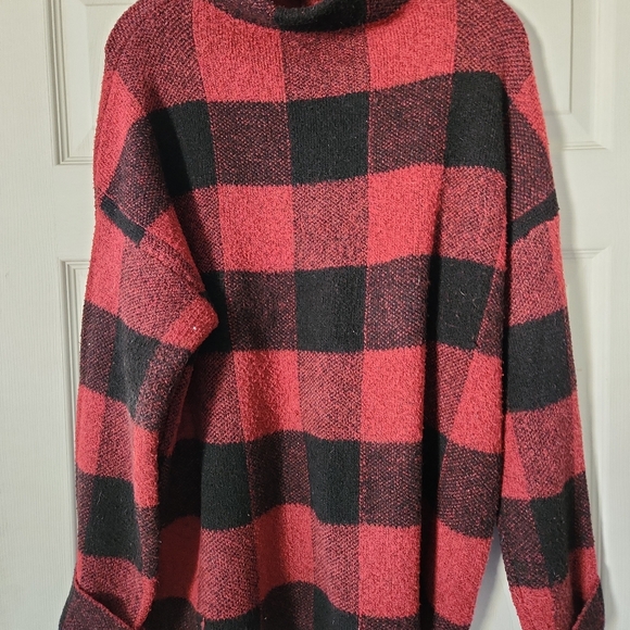 Christian Siriano Sweaters - Christian Siriano sweater NWOT